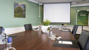  meeting arrangement water on the table hotel vught