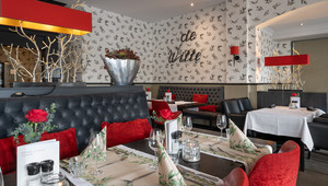 Restaurant vught Mittagessen und Abendessen