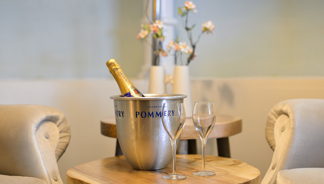 Bubbels op de hotelkamer Van der Valk Hotel Vught